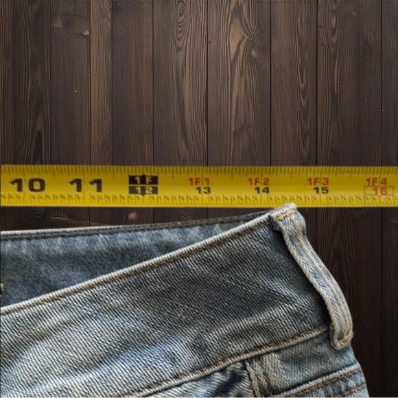 American Eagle Outfitters Denim Capris with Distressed Details - Picture 5 of 8